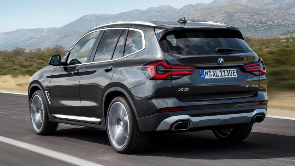 BMW şirkəti X3/X4 ailəsini yeniləyib