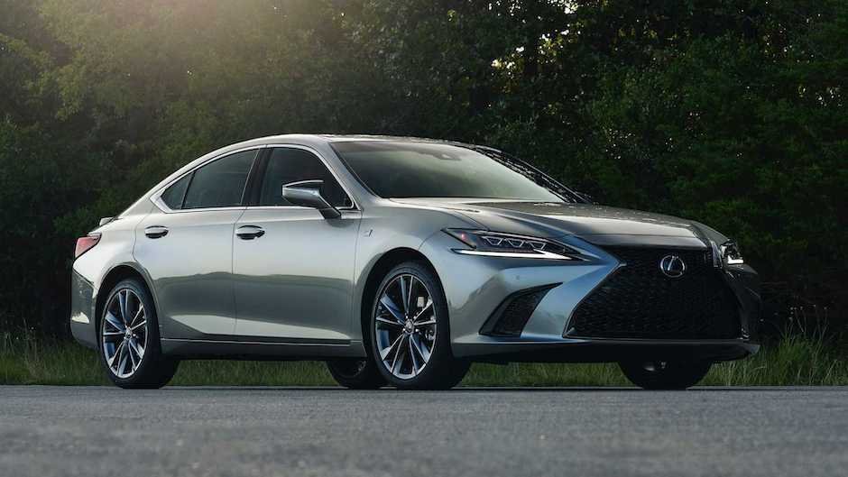 Lexus ES sedanı tam ötürmə sistemini əldə edib