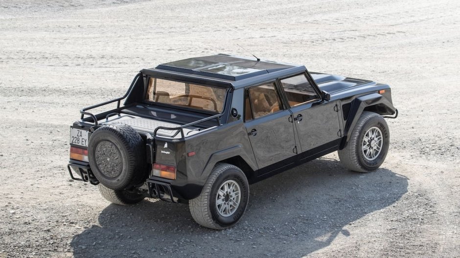 Lamborghini LM002 modelinin davamçısı üzərində düşünür